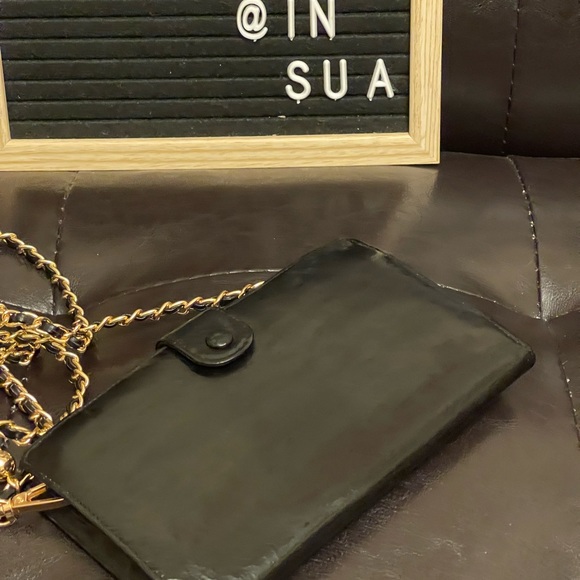 Vintage Chanel CC Logo Bifold  patent wallet (WOC)  24K GHW - Picture 13 of 17